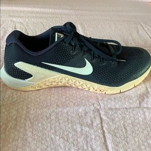 Nike Metcon 4 Women’s size 9
